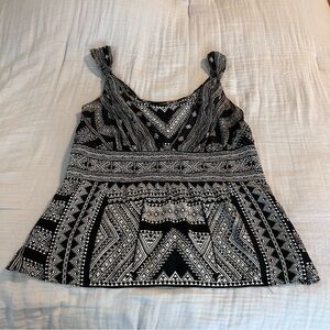 Ann Taylor Women’s Silk Black & White Geometric layered Tank w/ Side Zipper